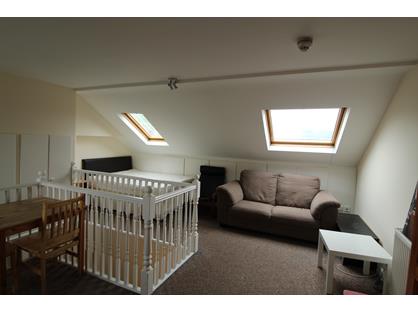 Studio Flat, Bowes Road, N11
