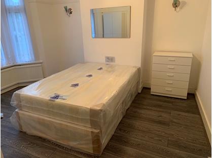 Room in a Shared House, Hall Lane, E4