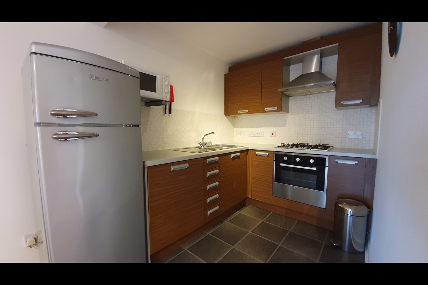 1 Bed Flat, Dalmarnock Drive, G40 photo 2