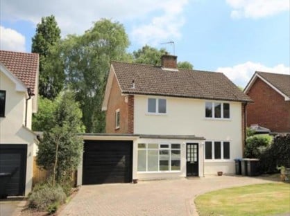4 Bed Detached House, Oak Tree Close, GU25
