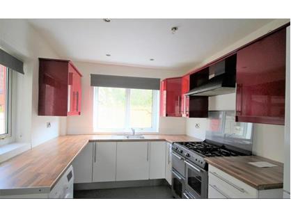 3 Bed Terraced House, Gloucester Road, L6