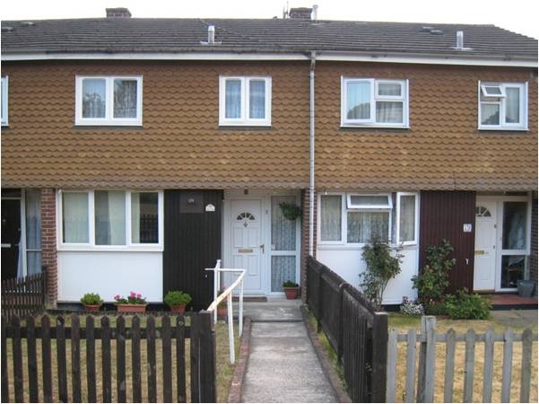 4 Bed Terraced House, Eldart Close, RG30