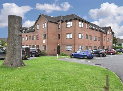2 Bed Flat, Jewell Court, WD25