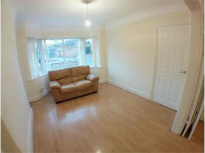 3 Bed Semi-Detached House, Edenfield Road, M25