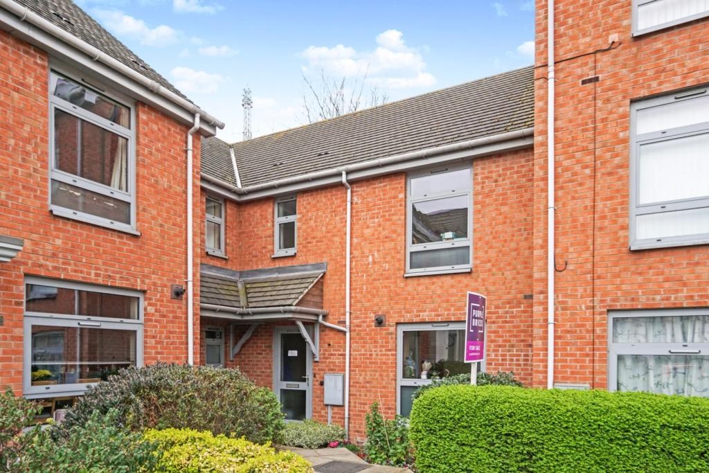 2 Bed Terraced House, Nazareth Road, NG7, N1 7GU