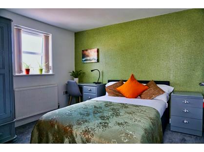 Room in a Shared House, New Road, BA14