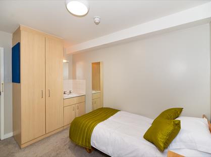 Room in a Shared Flat, The Colonnade, WC1N