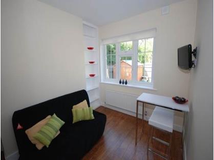 Studio Flat, Maxwell Road, HA6