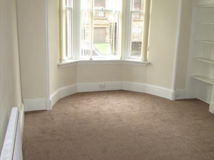 2 Bed Flat, Highholm Street, PA14