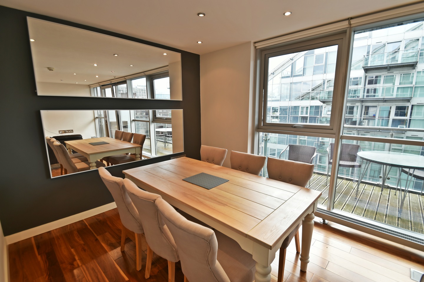 2 Bed Flat, The Edge, M3 photo 5