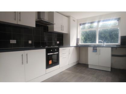 3 Bed Terraced House, Village Street, M7