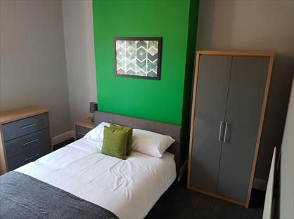 Room in a Shared House, Wellgate, S60