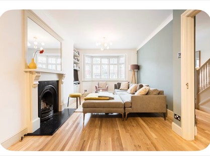 4 Bed Semi-Detached House, Glencairn Drive, W5