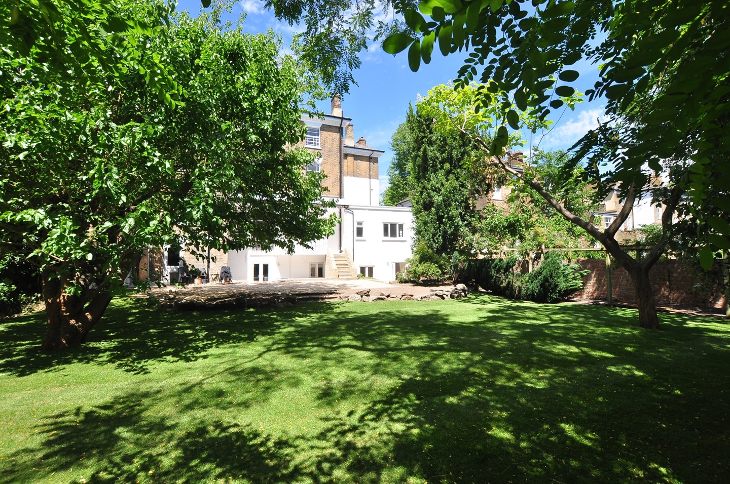 2 Bed Flat, Highbury New Park, N5 photo 2