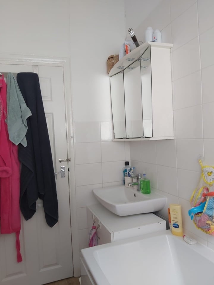 Mitcham - 1 Bed Flat, Mitcham Park, CR4 - To Rent Now for £1,350.00 p/m