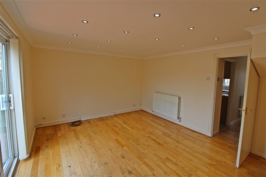 Wythenshawe, Manchester 3 Bed Terraced House, Devoke Road, M22 To Rent Now for £1,150.00 p/m