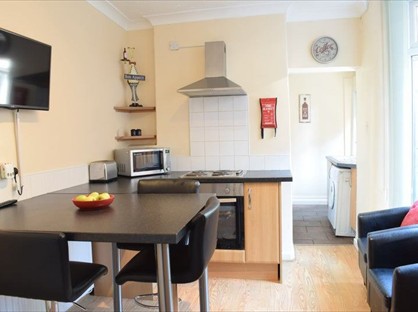 Room in a Shared House, Hightown, CW1