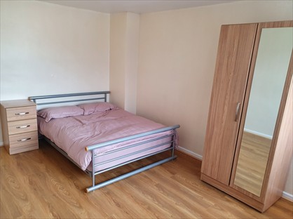 Room in a Shared House, Spring Parklands, DY1