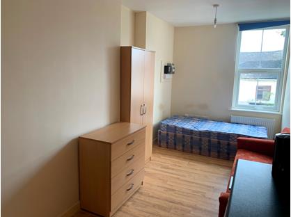 Studio Flat, Liverpool Road, ST4