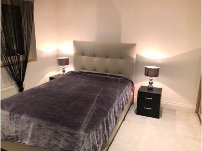 Room in a Shared House, Saxonbury Gardens, KT6