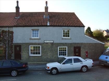 2 Bed Terraced House, King Street, YO14