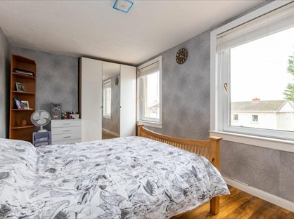 3 Bed Semi-Detached House, Fernieside Crescent, EH17
