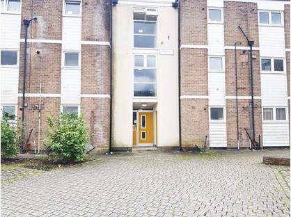 1 Bed Flat, Thornbank East, BL3