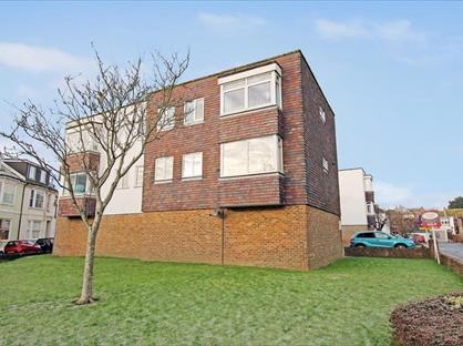 1 Bed Flat, Swanborough Court, BN43