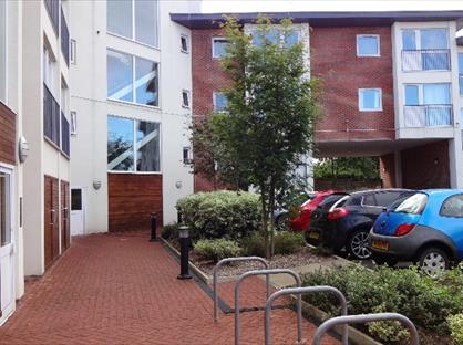 2 Bed Flat, Kirk Beston Close, LS11