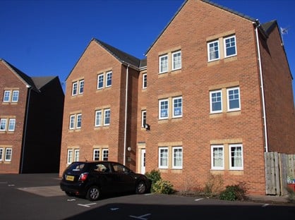 2 Bed Flat, Doulton Court, ST2