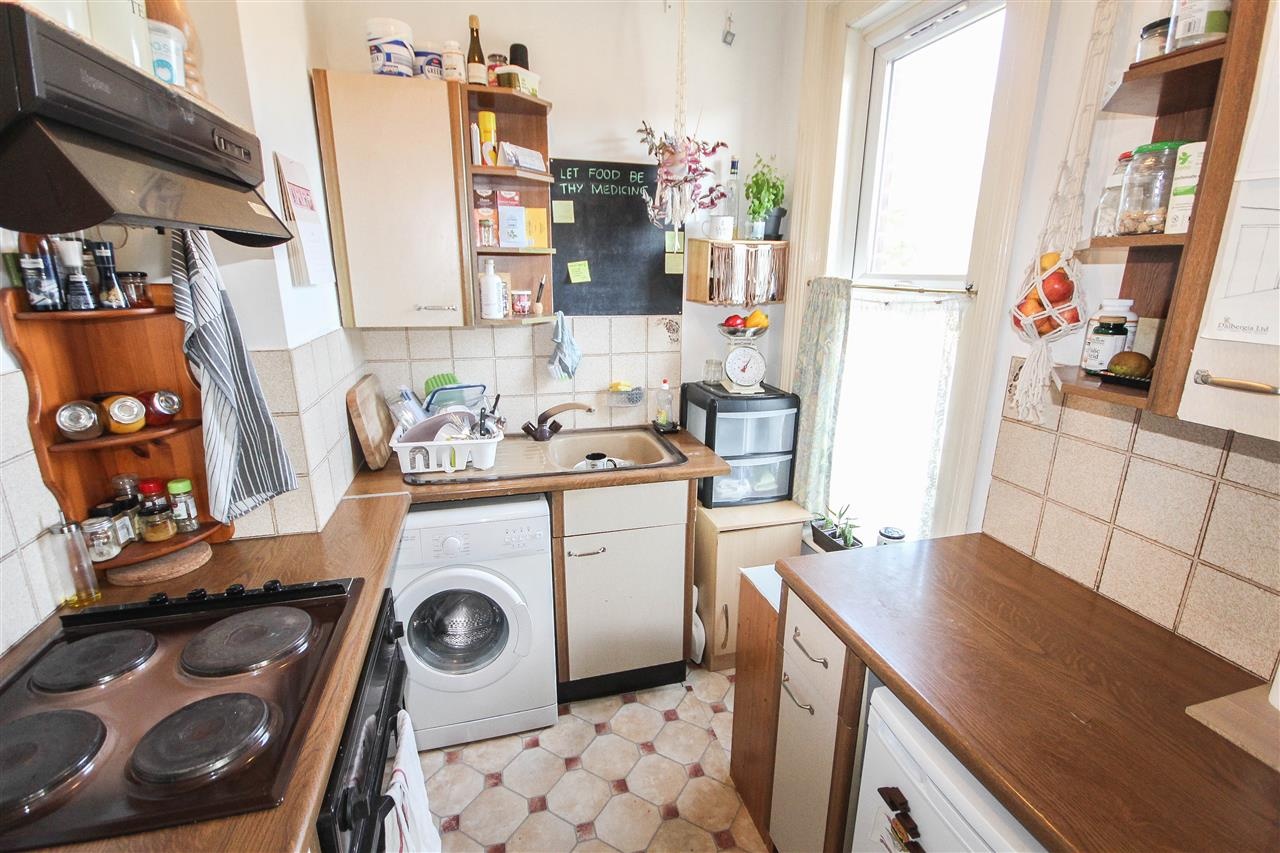1 Bed Flat, Howard Road, SO15 photo 2