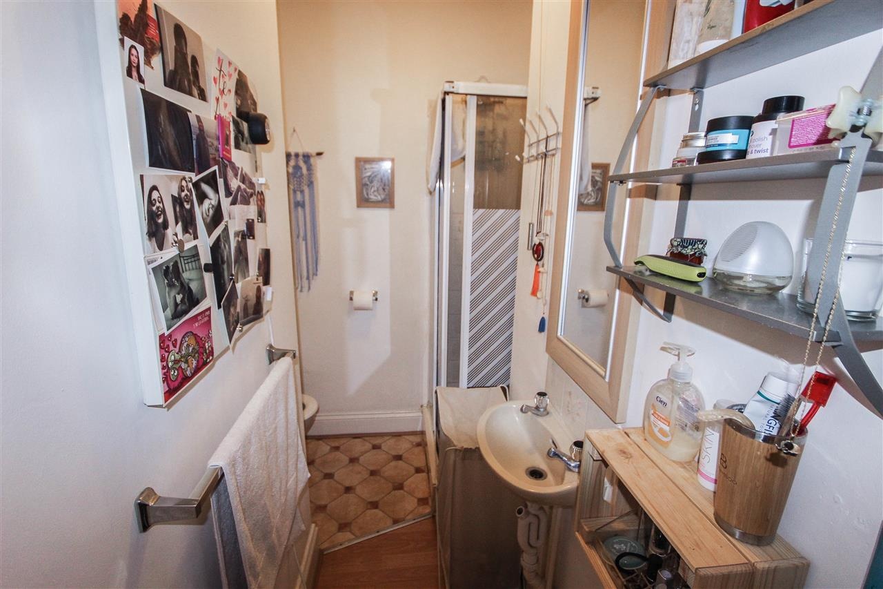 1 Bed Flat, Howard Road, SO15 photo 3