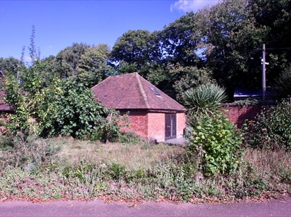 1 Bed Detached House, Red Hill, ME18