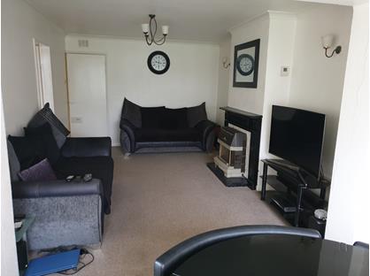 3 Bed Semi-Detached House, Park Close, LE9