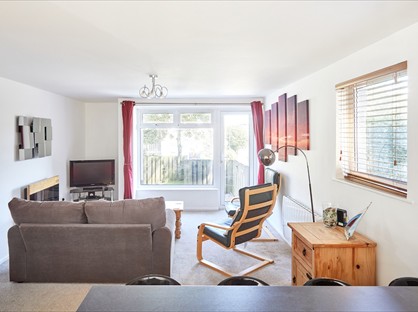 2 Bed Flat, The Orchard, TR7