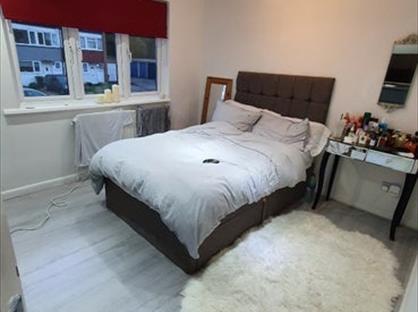Room in a Shared House, Long Green, IG7