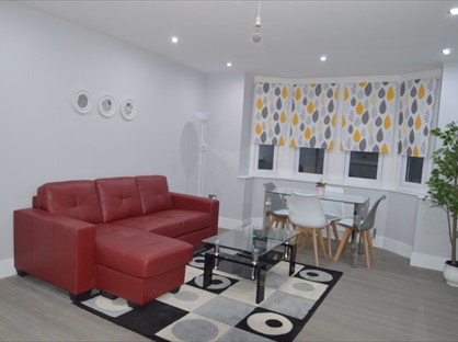 1 Bed Flat, Cross Street, RG1