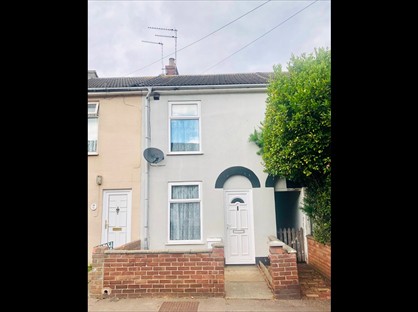 3 Bed Terraced House, Lower Cliff Road, NR31