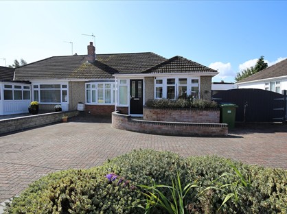 3 Bed Bungalow, Highclere Avenue, SN3