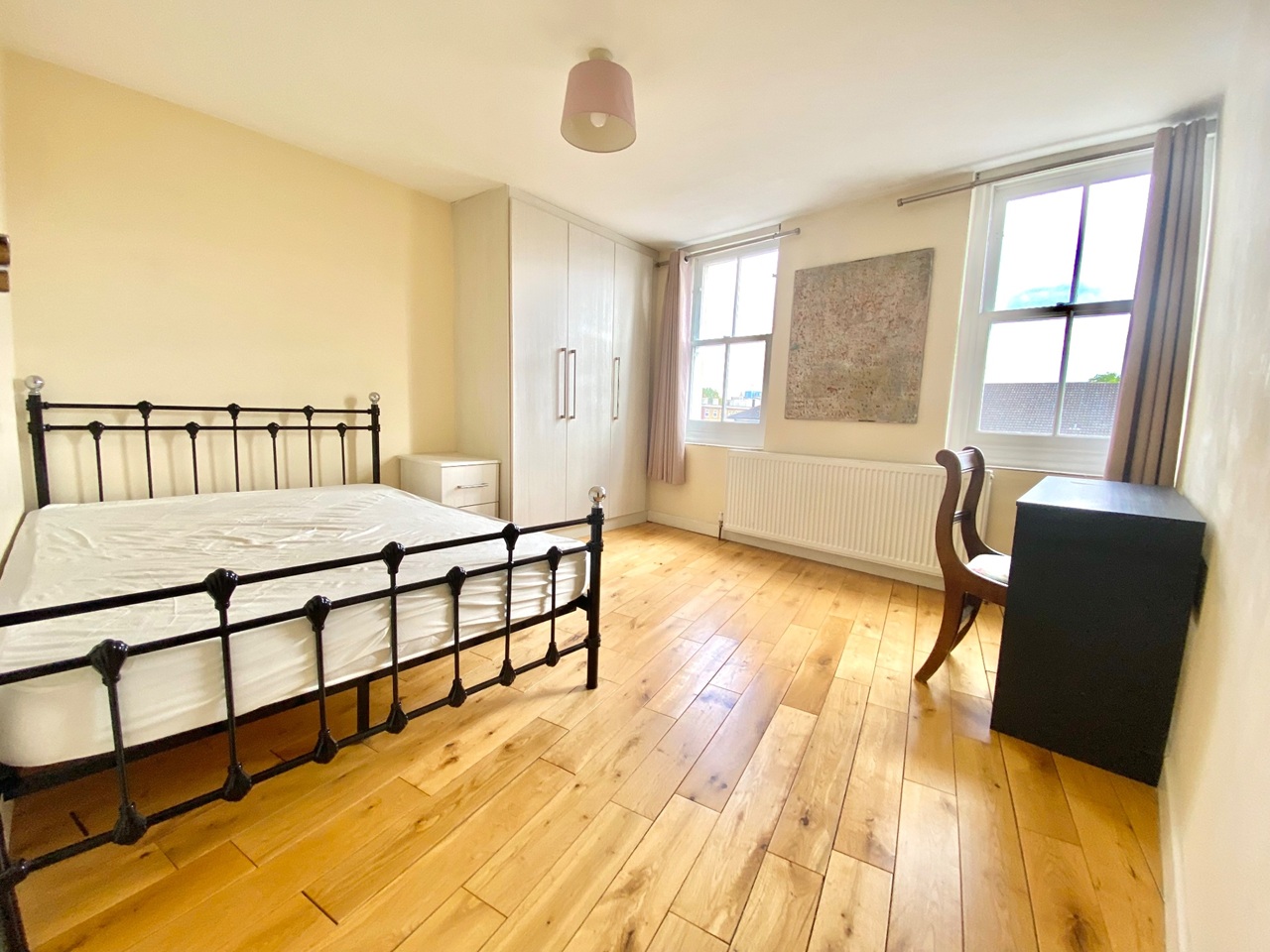 Room in a Shared Flat, Globe Road, E1