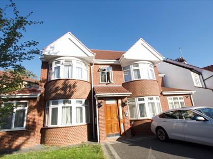 1 Bed Flat, Hollycroft Avenue, HA9