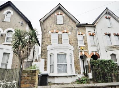 Room in a Shared House, Dagnall Park, SE25