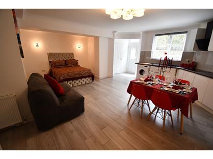 Studio Flat, Priory Road, BH2
