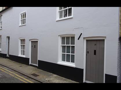 3 Bed Semi-Detached House, Hawks Lane, CT1