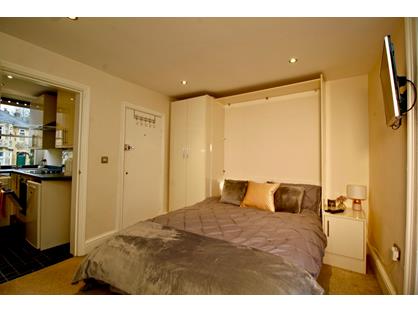 Studio Flat, St. Georges Place, BA1