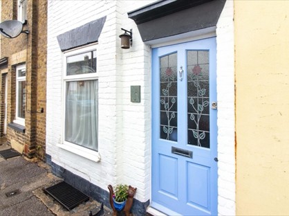 2 Bed Terraced House, Cavour Road, ME13