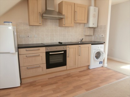 2 Bed Flat, Royal Court, TQ12