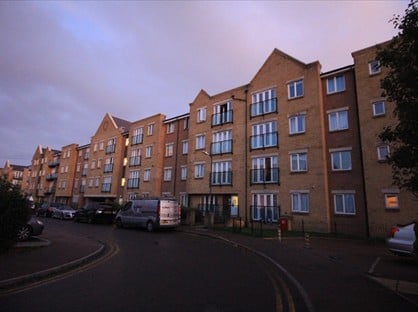 2 Bed Flat, Griffin Court, DA11