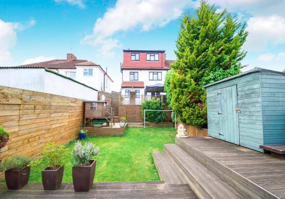 4 Bed SemiDetached House, Gallants Farm Road, EN4 To Rent