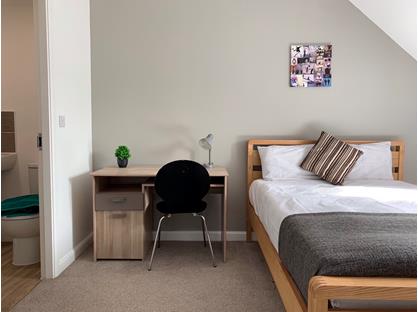 6 Bed Detached House, The Moorings, CV1